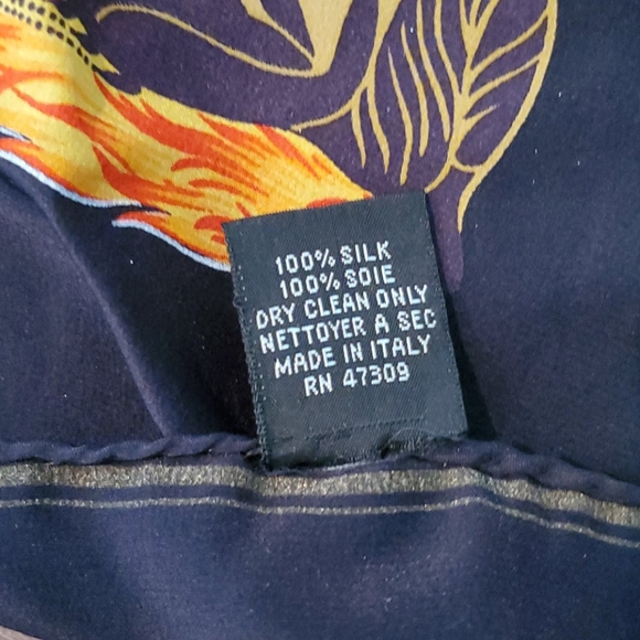 Vintage Erté for Carry Back Ltd. "M" Scarf - Picture 4 of 4